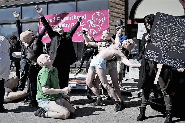 Libert&agrave; e diritti civili: come sono "cool" i satanisti americani