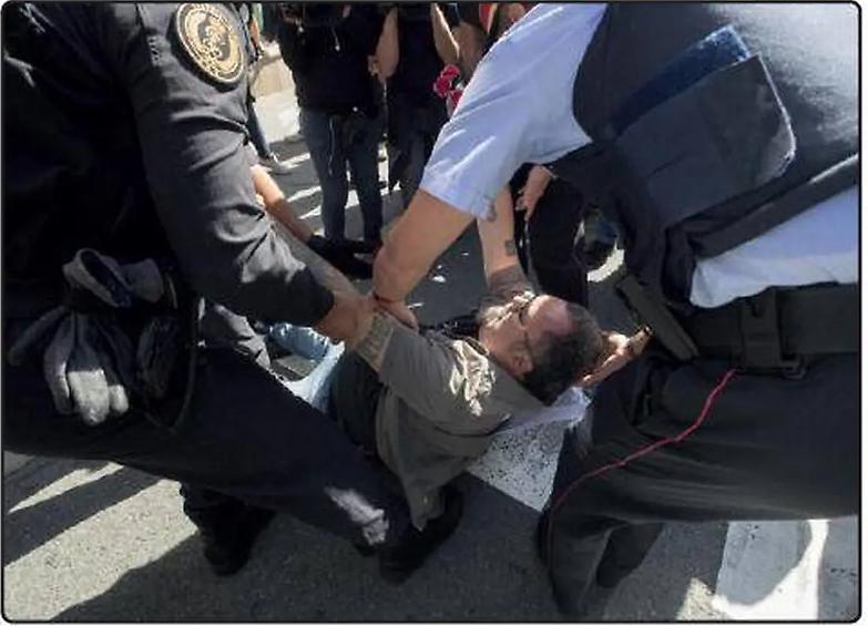 La solita politica che chiede aiuto ai giudici