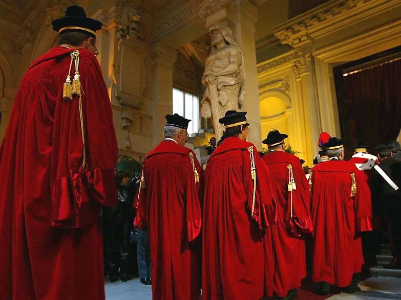 Guerra tra toghe, Salvi contro i pm: &laquo;I capi d'imputazione sbagliati rallentano i processi&raquo;