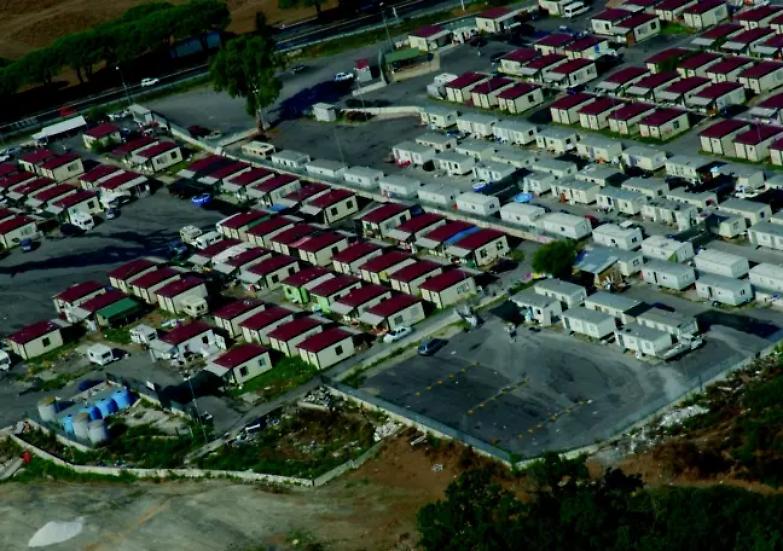 Campo rom di Castel Romano: bomba sociale e ambientale