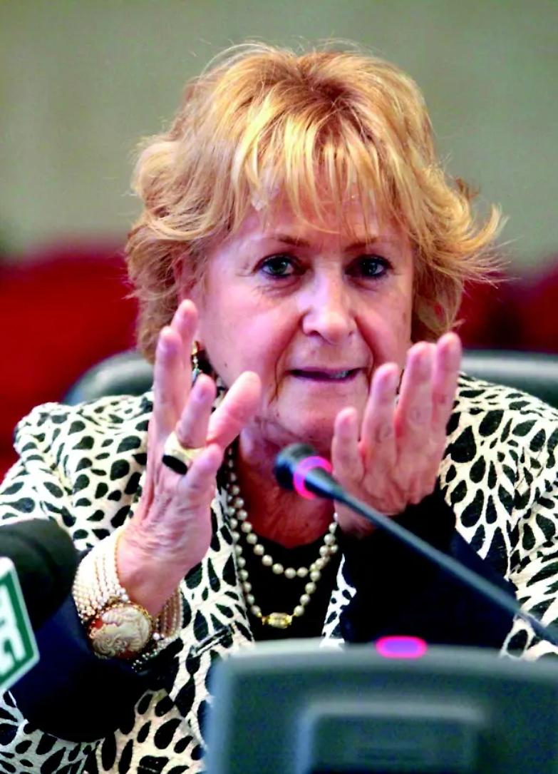 Due donne in corsa per la successione di "Ilda la rossa"