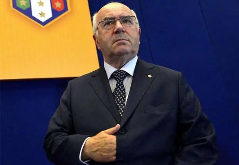 Tavecchio rimane solo: dimissioni a un passo