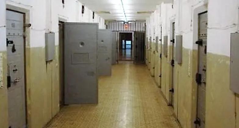 Mor&igrave; fuori, ma le sue condizioni si aggravarono quando era in cella