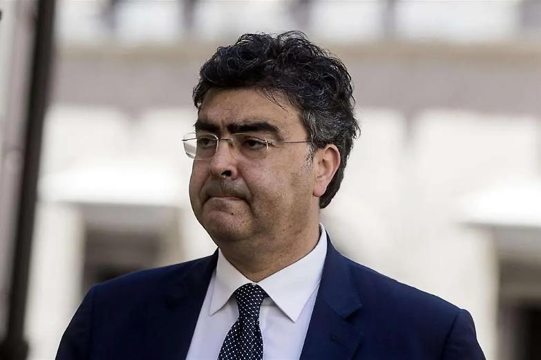 Fiano: &laquo;Cari compagni, a sinistra comanda Grasso o D&rsquo;Alema?&raquo;