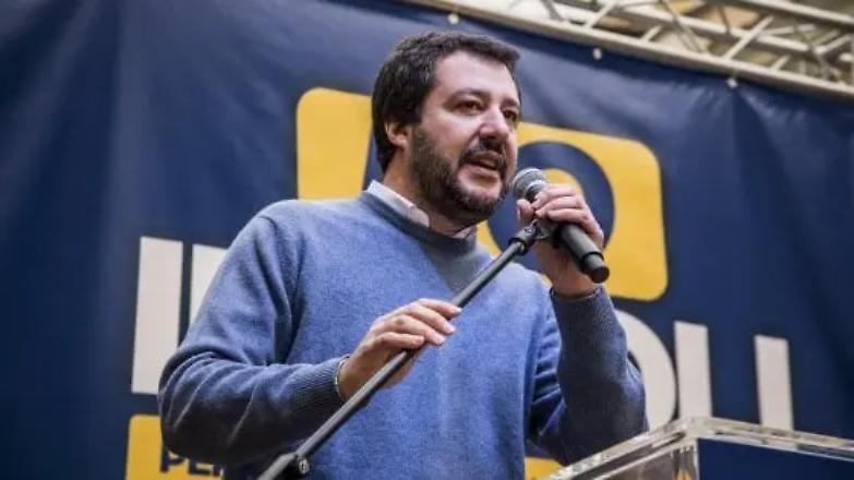 Salvini: "Accogliere chi scappa dalle guerre, cacciare tutti gli altri"