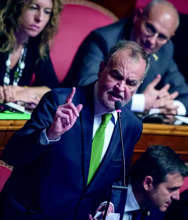 Calderoli: &laquo;Caro papa Francesco, pensa alla Provvidenza e non alla cittadinanza&raquo;