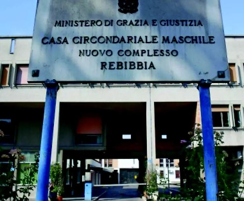 Ha 80 anni ed &egrave; in carcere, perch&eacute; non &egrave; ai domiciliari come prevede la legge?