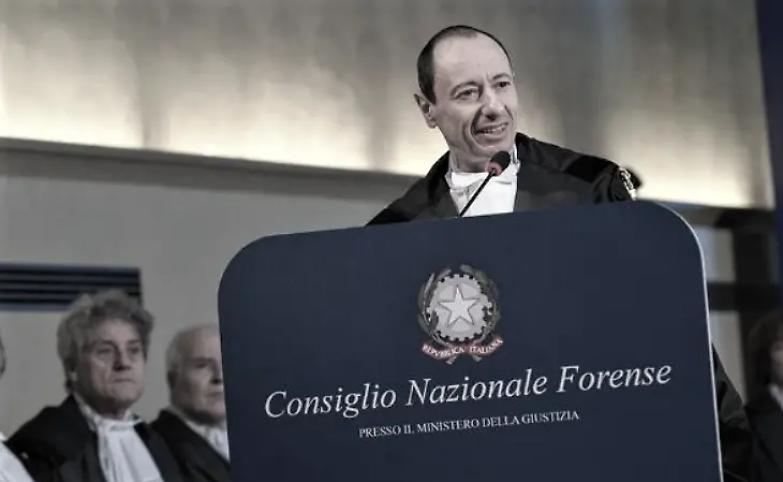 La solidariet&agrave; del Cnf, Mascherin: &laquo;Vile atto intimidatorio&raquo;