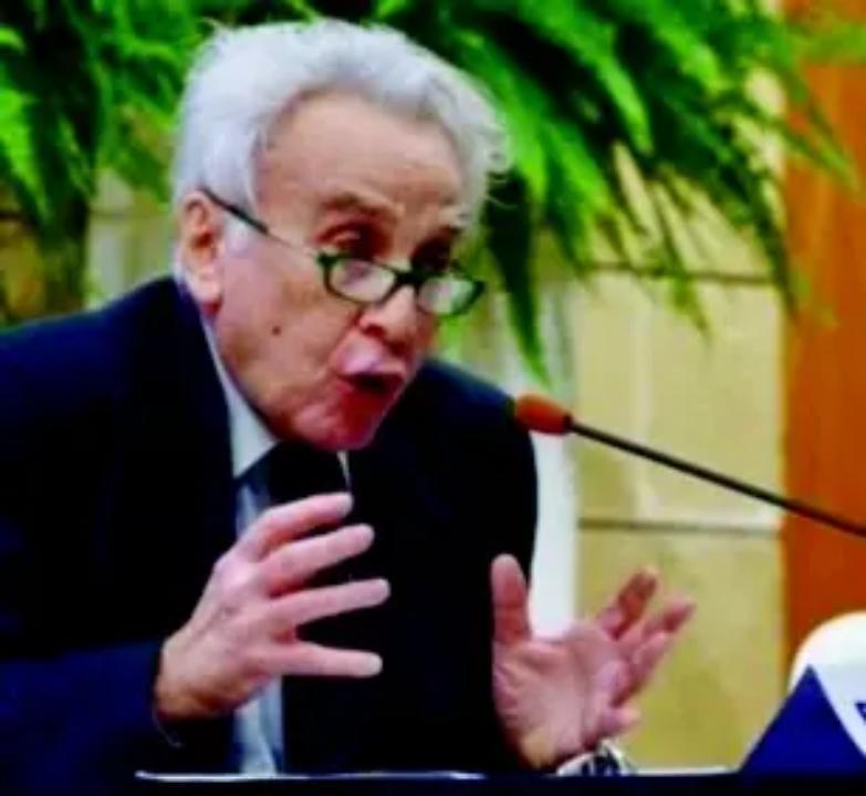 De Giovanni: &laquo;4 marzo? La gara del rancore. Ma non date per morto il Pd&raquo;