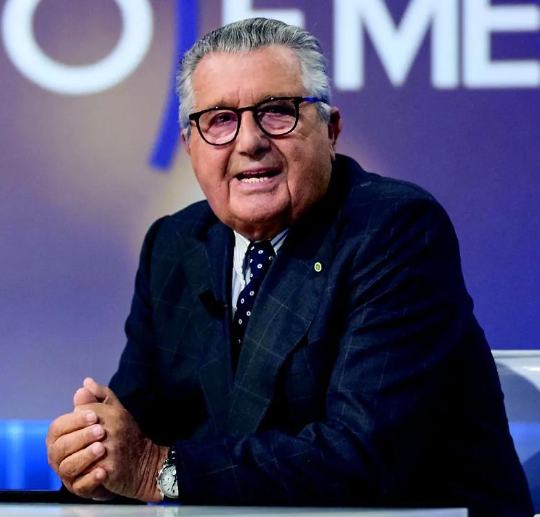 Cos&igrave; De Benedetti rottama Scalfari e demolisce Repubblica