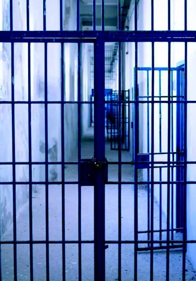 "Mio marito in cella dopo 17 anni Era un ragazzo, oggi &egrave; un uomo con tanto di lavoro e famiglia"