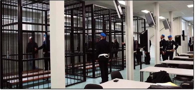 Polemica penalisti-giornalisti, chi critica diventa amico dei boss