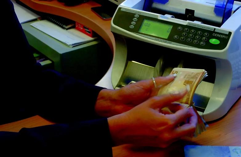 &laquo;Le banche mi devono 8 milioni da 20 anni. E ora sono in rovina&raquo;