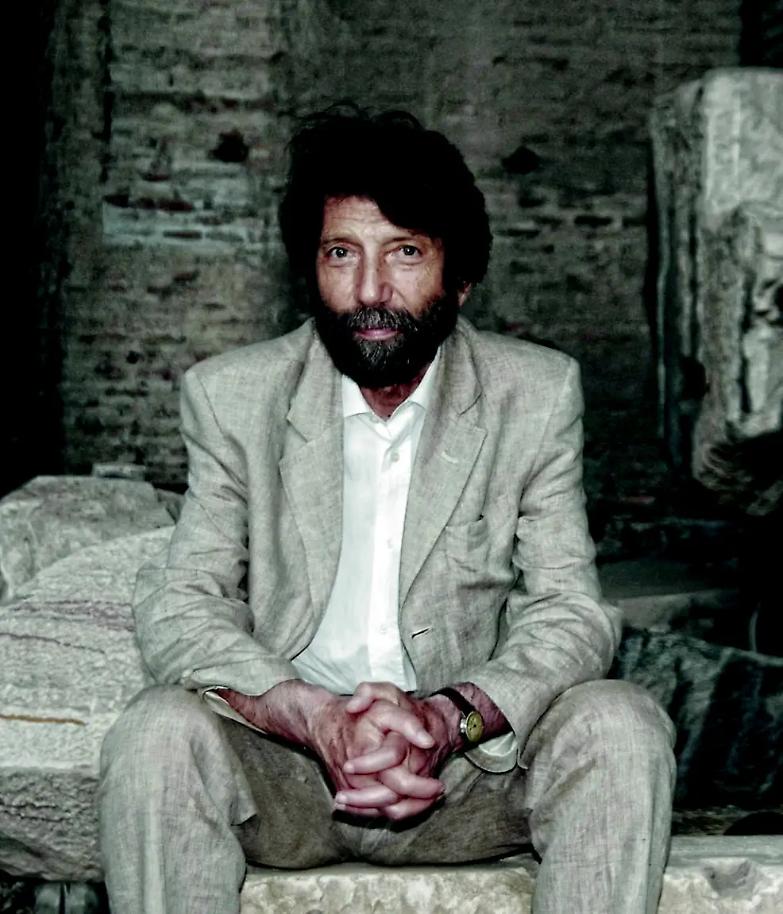 Cacciari: &laquo;Il Cav ci mette un giorno a trovare 20 parlamentari... &raquo;