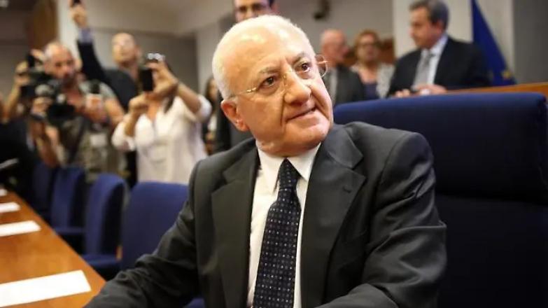 Quei padri rovinati dai figli: De Luca &egrave; solo l&rsquo;ultima vittima