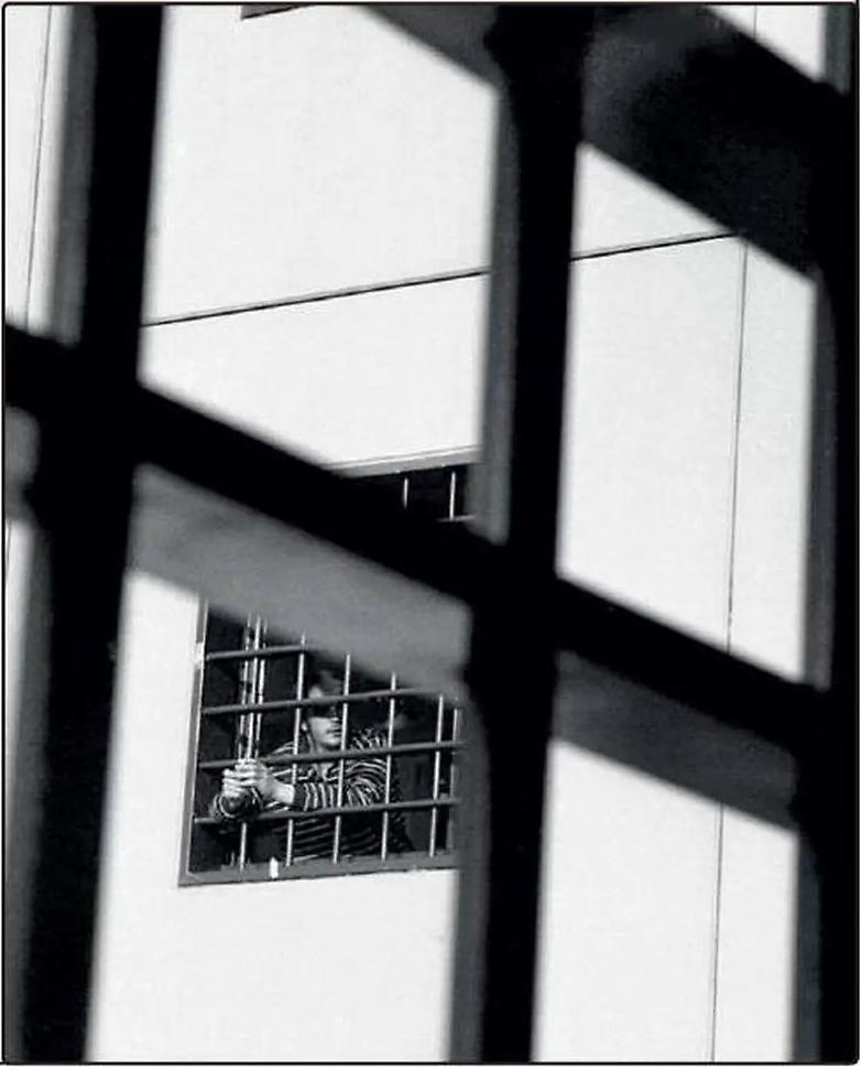 Lasciato morire in carcere per una condanna a un anno