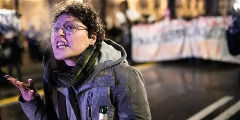 I Giuristi democratici con "la cattiva maestra" antifascita: "Non va licenziata"