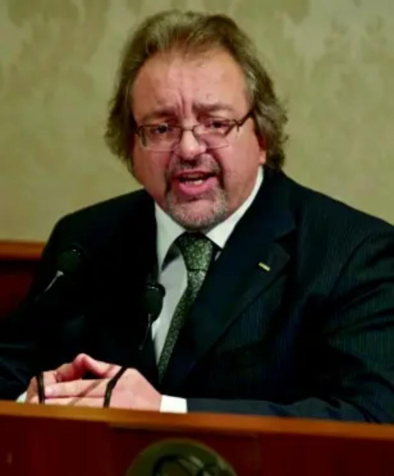 Giarrusso: &laquo;Il vicepresidente del Csm? Selezioneremo i curricula...&raquo;