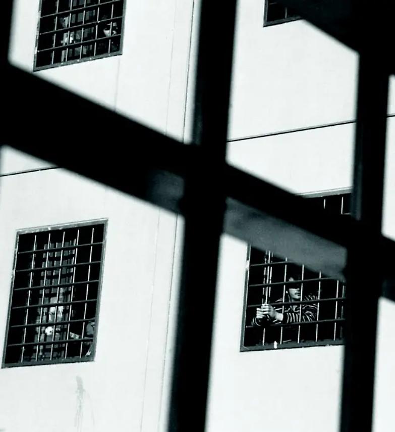 Ci sono 7500 detenuti in pi&ugrave; con 4700 posti inagibili