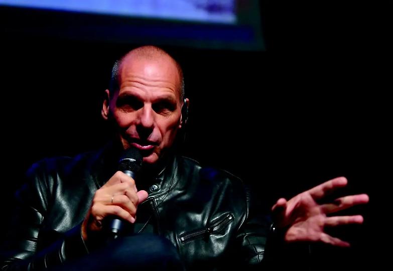 Varoufakis: &laquo;Ma quale anti- sistema: i grillini sono il nuovo establishment &raquo;
