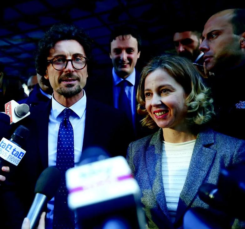 &laquo;Abbiamo una Camera!&raquo;. I grillini chiudono l&rsquo;accordo con Pd e Lega