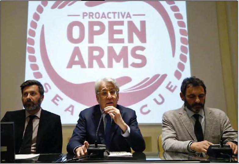 Manconi difende la Ong sotto accusa: &laquo;Hanno rispettato la legge&raquo;