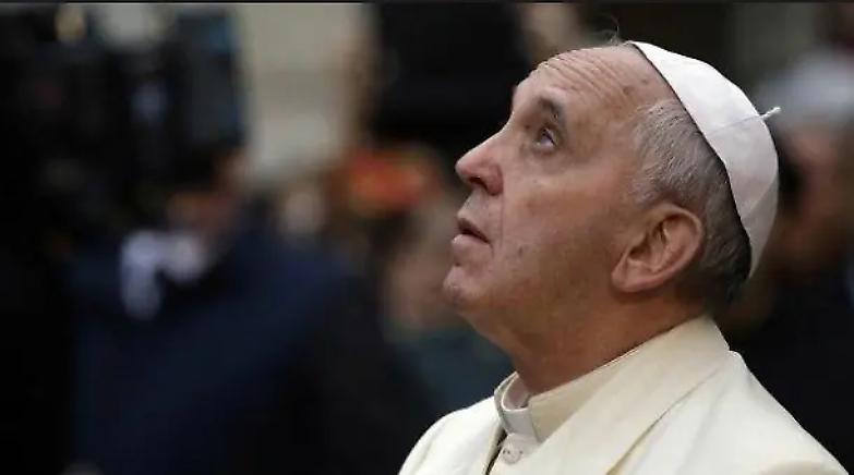 La guerra a Bergoglio