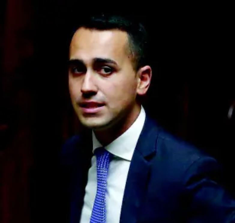 Governo in alto mare. Di Maio: &laquo;Decido io e non voglio il Cav&raquo;