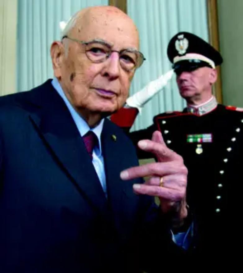 &laquo;Napolitano, devi morire!&raquo; Chi alimenta l&rsquo;odio in rete?