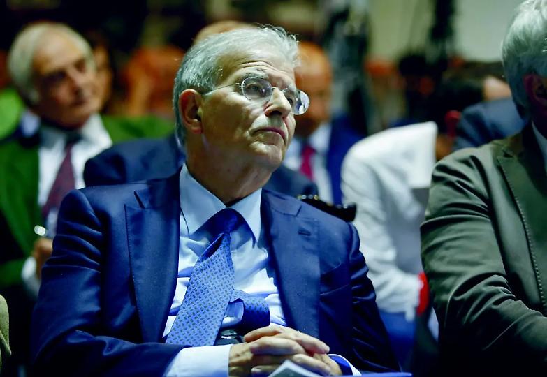 Cicchitto: &laquo;Altro che cambiamento! Il M5S fa trasformismo da prima Repubblica&raquo;