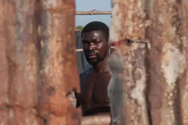 Gioia Tauro, il lager a cielo aperto dei braccianti africani