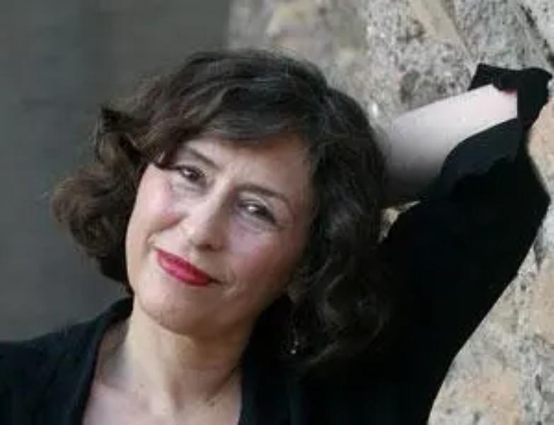 Napoli, alla scrittrice iraniana Azar Nafisi il premio Matilde Serao