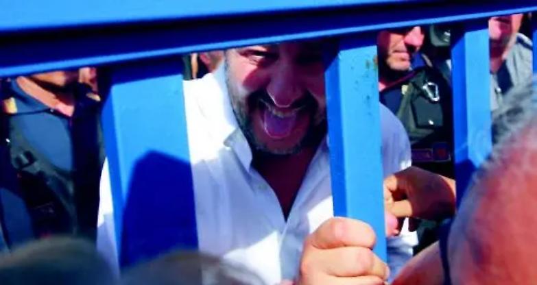 Salvini, guerra alla Tunisia ( e la flat- tax &egrave; gi&agrave; slittata?)