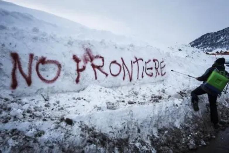 Si sciolgono i ghiacci e spuntano i corpi dei migranti