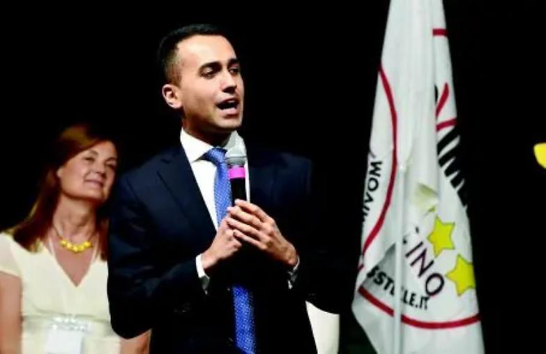 &laquo;Su Taranto decido solo io!&raquo;: Di Maio depone Grillo
