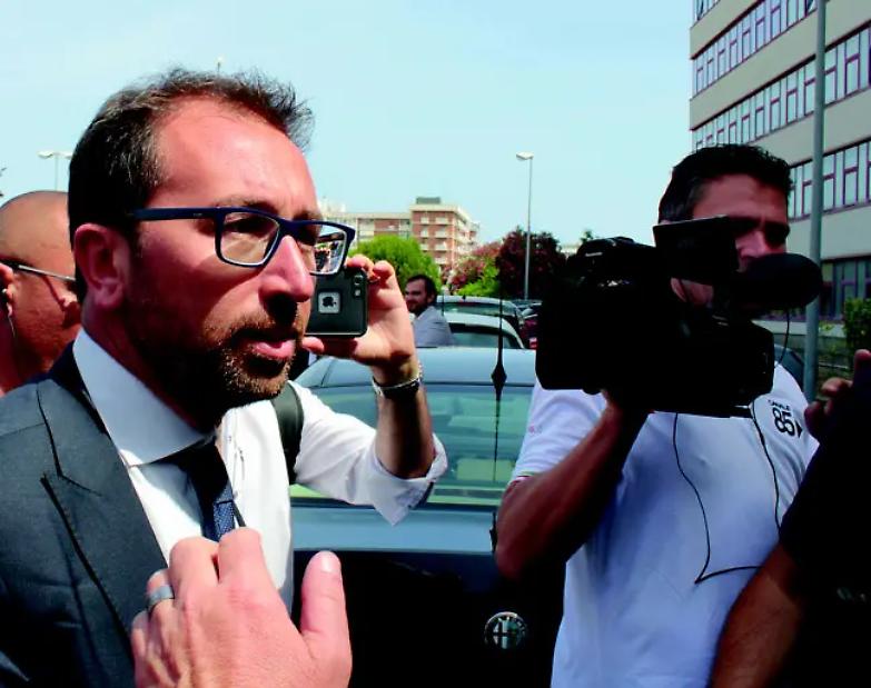&laquo;Restino tutti in cella&raquo;. Bonafede tumula la riforma del carcere