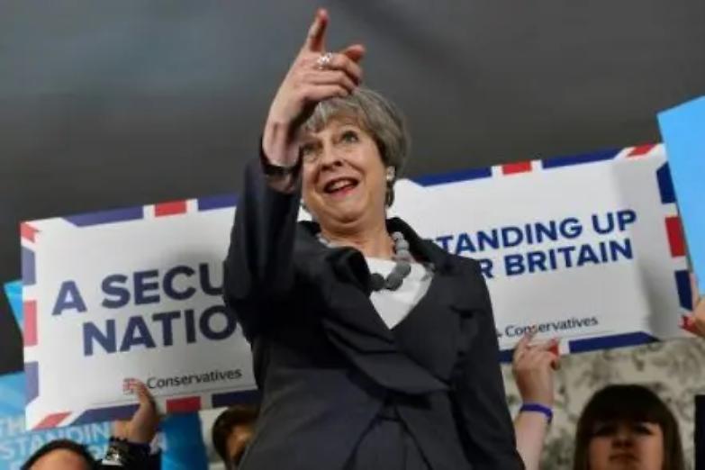 Brexit maledetta, Teresa May in bilico