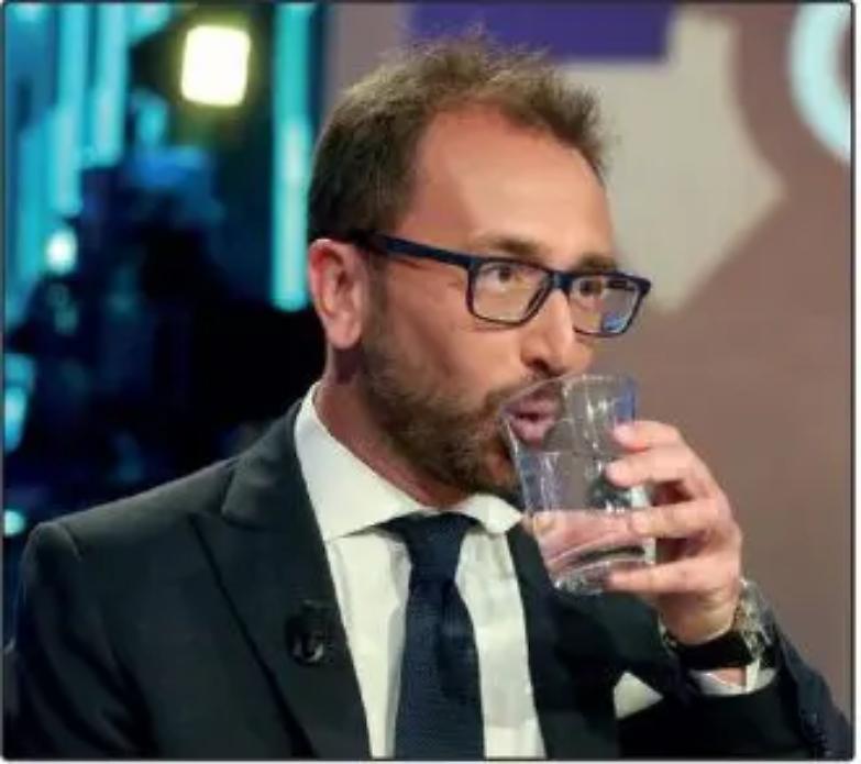 Bonafede difende le Ong: &laquo;Fanno un lavoro prezioso&raquo; Ma Salvini alza il tiro