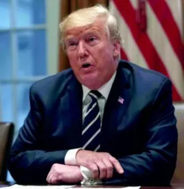 Cos&igrave; i sovranisti si sono presi il vessillo no-global