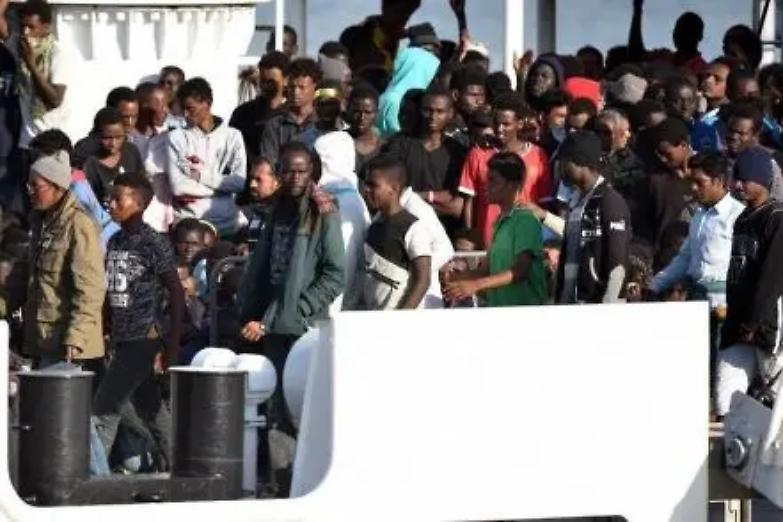 Migranti, l&rsquo;Ue a Roma: &laquo;Stop minacce&raquo;. Di Maio: &laquo;Vi tagliamo i fondi&raquo;
