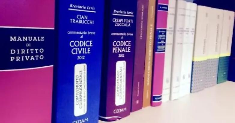 Studenti in fuga da giurisprudenza: - 53mila in 7 anni