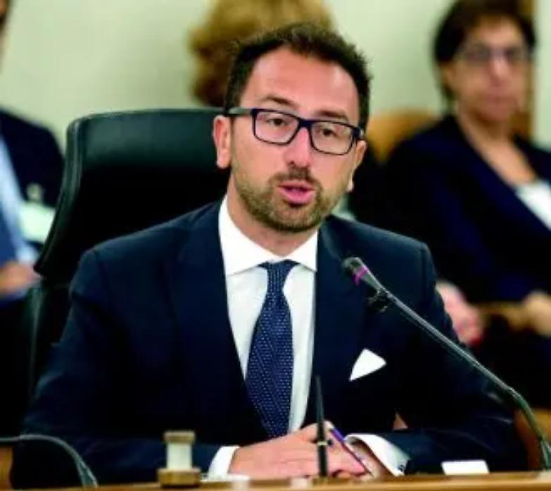 Ecco il ddl Bonafede: &laquo;Daspo a vita per i corrotti&raquo;