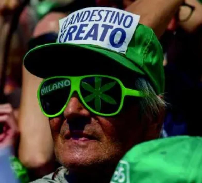 &laquo;Gli italiani sono con me&raquo;. Salvini sfida il Riesame