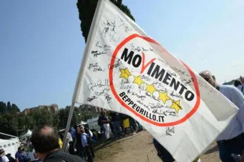 Italia a 5 Stelle, Di Maio presenta il "nuovo" Movimento in attesa di Beppe