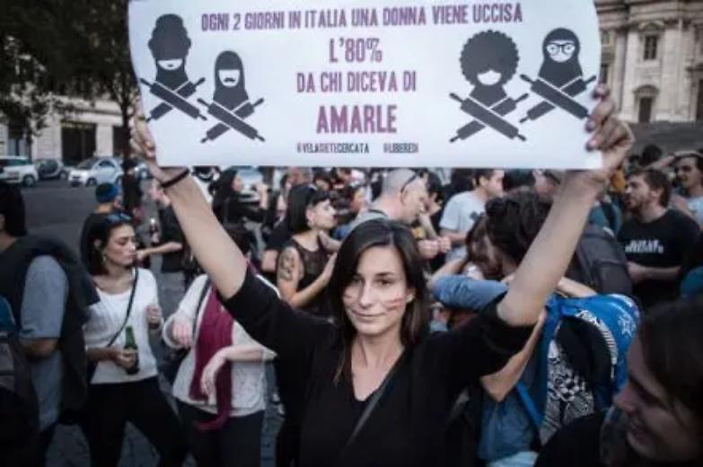 Le donne tornano in piazza: basta con la violenza