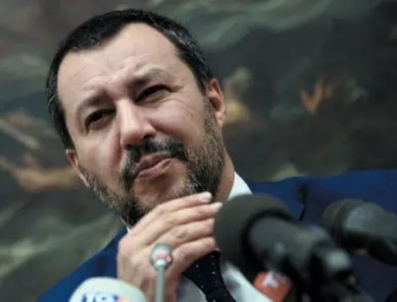 Salvini "blocca" i braccialetti elettronici: domiciliari impossibili