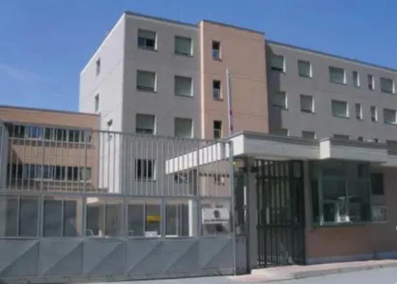 Un agente denuncia: detenuti stranieri vessati e sfruttati