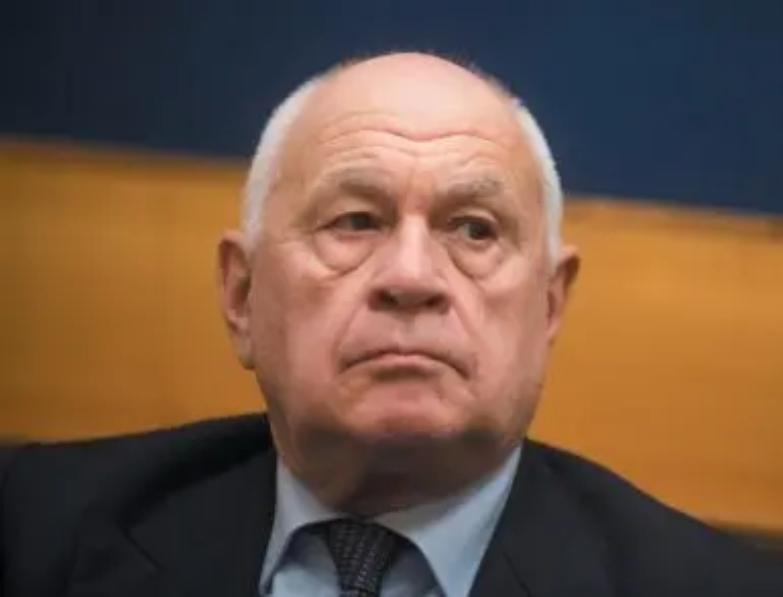 Referendum propositivo: barricate contro i 5 Stelle