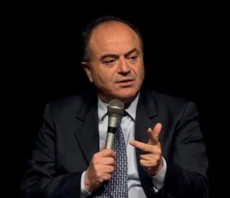 Il generale guida la sanit&agrave; calabrese. A Gratteri piacendo...