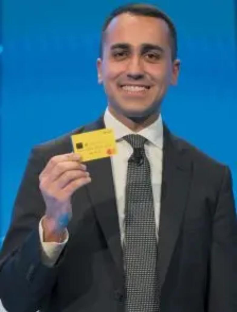 &laquo;Ce l&rsquo;abbiamo fatta!&raquo;. Di Maio esulta e presenta la reddito- card